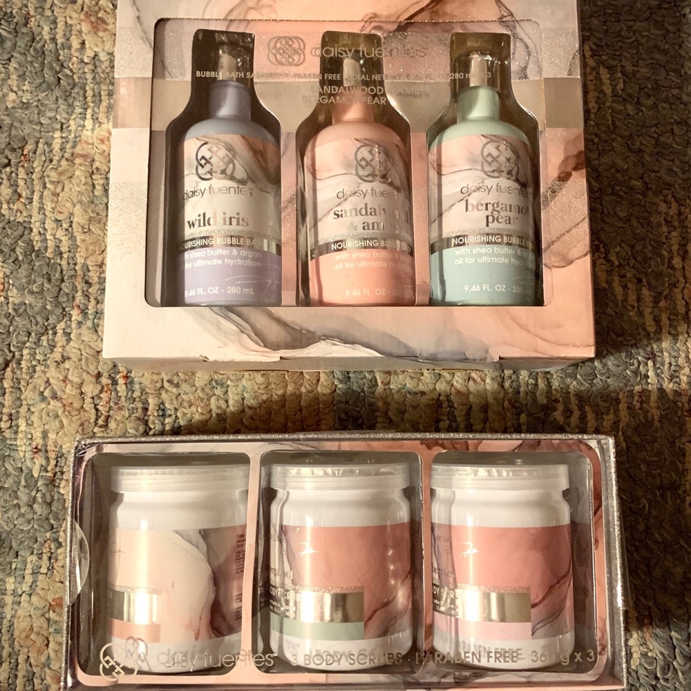 Body scrub set and bubble bath set